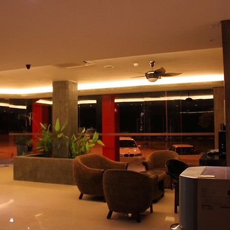 Hotel Time Boutique Nilai Esterno foto