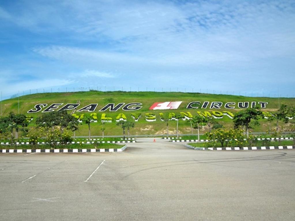 Hotel Time Boutique Nilai Esterno foto