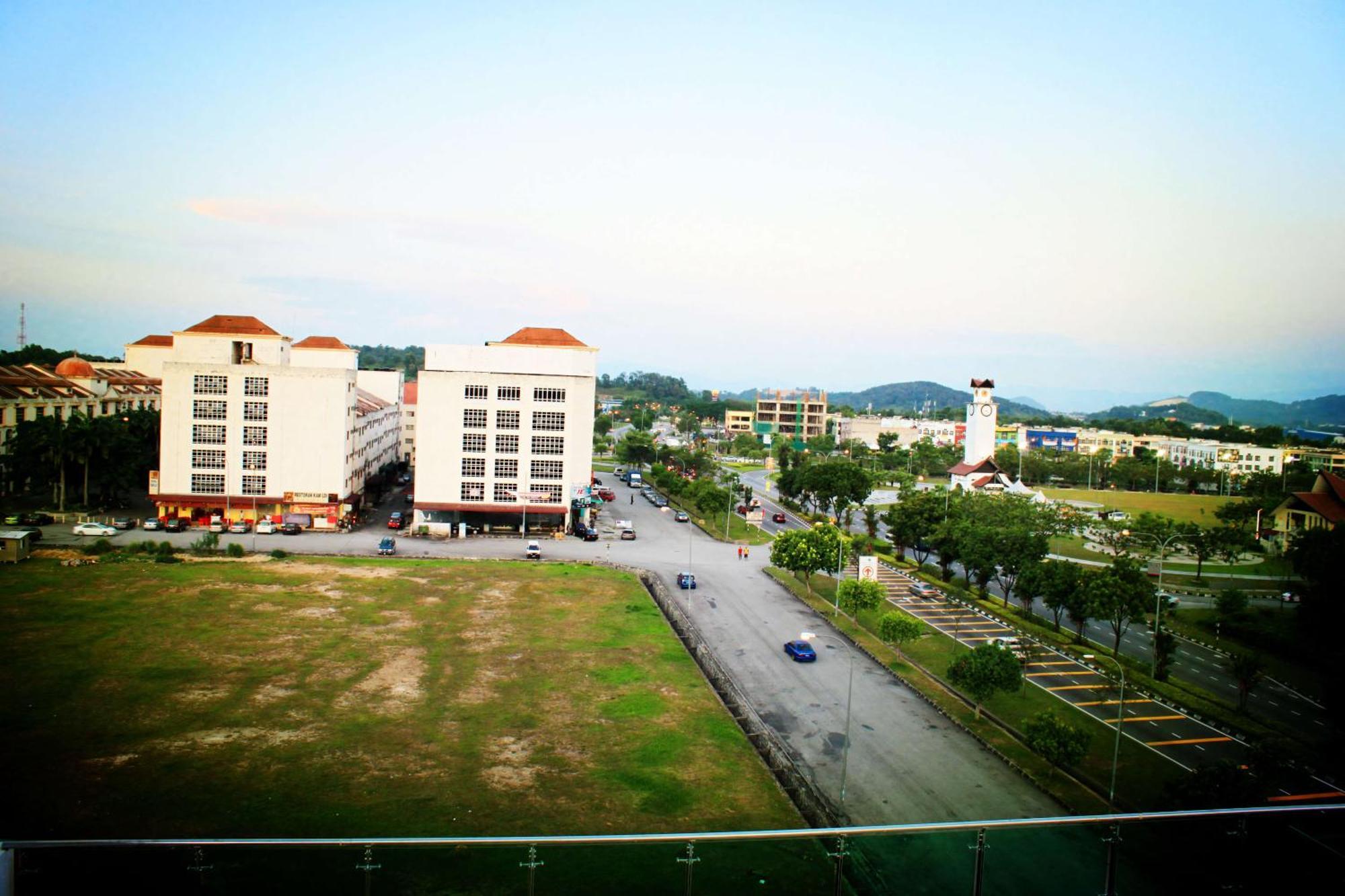 Hotel Time Boutique Nilai Esterno foto