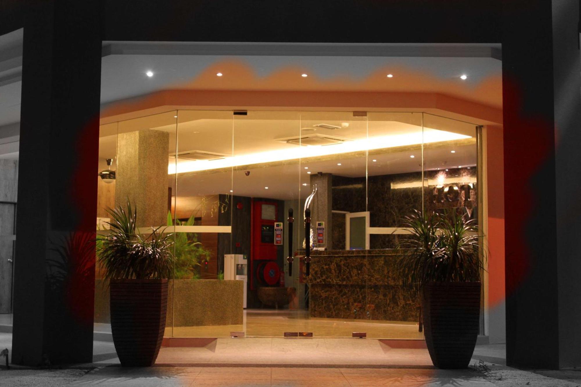 Hotel Time Boutique Nilai Esterno foto
